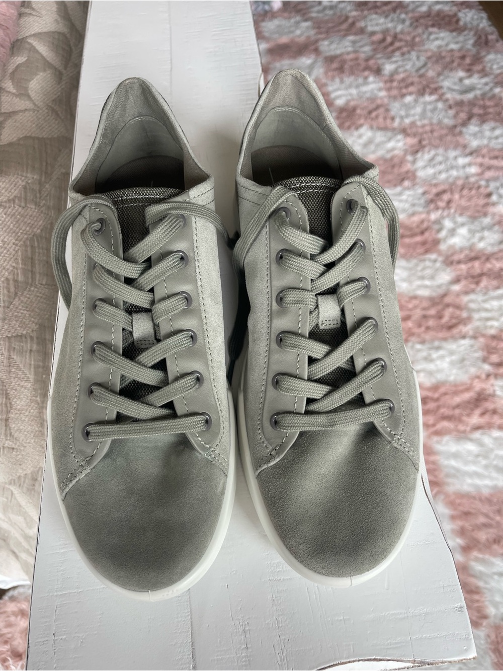 Ecco Men's Light Gray Suede Sneakers